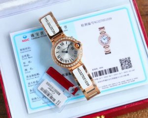 特 史上最奢华高端硬货，超大钻石vs1.8，共30颗，少量到货！独家首发！卡家真钻蓝气球欧洲渠道，每到年底国外很多代工都会流点这种很贵的表出来，同属瑞士石英机芯