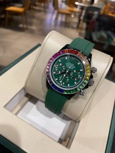 新品劳力士Rolex 迪通拿系列 316L精钢表壳 尺寸43Mm 矿物质镀膜玻璃耐磨 超强夜光 日本多功能计时石英机芯 进口橡胶表带 原装扣 爱不释手的劳力士迪