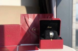 Cartier卡地亚 猎豹系列 石英机芯 30M防水 女款 瑞表 22*30Mm 白色表盘 精钢18K玫瑰金表带