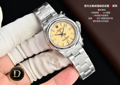 Cs蚝式恒动日志型28系列 DDD 搭配独家2232机芯，品质稳定可靠； DDD 与原装一致厚度10.9Mm：表径28Mm； DDD 一体成型中层表壳，旋入式底