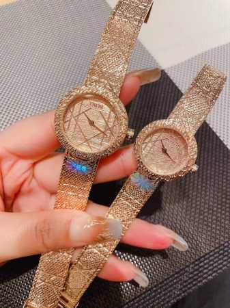 金白同价 迪奥la D My Dior Cd04111X1248 Cd04115X1251系列腕表。优美的弧线设计，搭配两枚利落指针、便以其极简之风，成为迪奥的 - 点击图像关闭