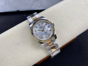 女款 劳力士Rolex 单历 日志型31Mm 直径 31Mm 机芯 搭载全自动机械机芯 圈口 劳力士Ringcommand三角坑纹 光圈 钻圈 镜面 防刮蓝宝石