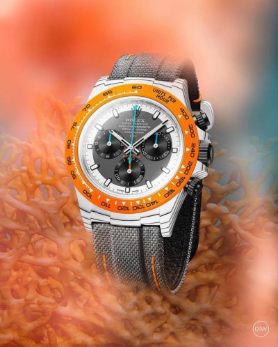 Tw厂Rolex宇宙计时迪通拿系列之碳纤维定制版，腕表不仅佩戴轻便，外表坚硬。且每一只腕表都拥有独一无二的碳纤花纹材质。 表壳 腕表尺寸40X12.4吻合原装。