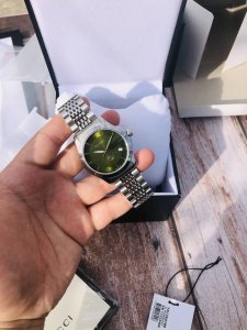 原盒:30 古驰九珠带石英男表，蓝宝石玻璃，原装瑞士机芯，316L精钢，全套包装！欢迎下单！