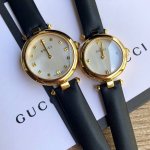 一支。古驰爆款Guccl广告主打款，小巧玲珑女表，大号～32Mm小号～27Mm表径，瑞士石英，侧面做工非常精致，不可及，全套包装出