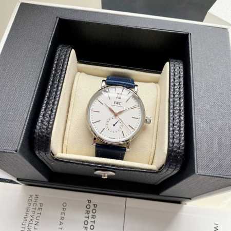玫瑰金+20Iwc万国首推柏涛菲诺系列Iw359201指针式日历功能，最受欢迎的简洁，优雅，大气的正装风范手表！6字位表盘为最新日历盘！表壳39毫米的表壳与正品 - 点击图像关闭