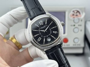 白 -金 钻+50 最新推出男士款” 热卖款！方形壳 在推出新面孔 更别致 更有型 经典 品牌：伯爵 方正卓绝 精致之作 爆卖款 类型：精致款男士腕表 卓越 有