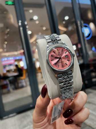 绝版！搞的就是艺术！秋冬季多巴胺 Vintage ~ Omega 太艳！太绝！越看越顺眼！梦中情表没错了！那种复古的时尚感，像老电影一般越看越有味道，这次总共5 - 点击图像关闭