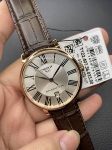 天梭卡森臻我系列T122机械男表,40Mm表径,都都市优雅风范,简单优雅的设计深受消费者喜爱,蓝宝石玻璃,可搭载Eta2824C07机芯,稳定性毋庸置疑,条钉盘 天梭卡森臻我系列T122机械男表,40Mm表径,都都市优雅风范,简单优雅的设计深受消费者喜爱,蓝宝石玻璃,可搭载Eta2824C07机芯,稳定性毋庸置疑,条钉盘