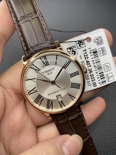 天梭卡森臻我系列T122机械男表，40Mm表径，都都市优雅风范，简单优雅的设计深受消费者喜爱，蓝宝石玻璃，可搭载Eta2824C07机芯，稳定性毋庸置疑，条钉盘