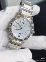 Bvlgari 宝格丽石英腕表新款来袭， Bv 宝格丽女士石英腕表，此款腕表使用 Logo 标志作为设计元素，316L表壳圈面独特的双环镌刻，其最初灵感来自古钱