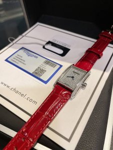 白 金 钻20 钢带10 满钻 2021最火浪琴超好看的 小姐姐们赶紧入手 浪琴-Longines戴卓维纳系列 精致两针半女士腕表 316精钢表带 直径33*2