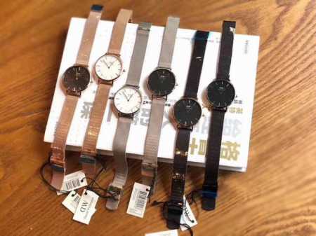 原单Dw全新推出简约时尚手表，表盘充满现代感，结合经典Classic简洁精致的设计造型，腕间时尚的再定义 尺寸40Mm 36Mm 32Mm - 点击图像关闭