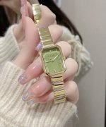 秋冬不经意展现出的美！全靠这支小手表 那种抬手间不经意闪烁一下的感觉 还得看Lola Rose的方糖小绿表