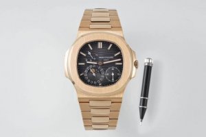 潜心三年 真“芯”之作！5712Gr“钢王之王”巅峰出道了！这是真正具有里程碑意义的超级一体机芯Cal.240 ps Irm C Lu。全机芯零件数265个，平