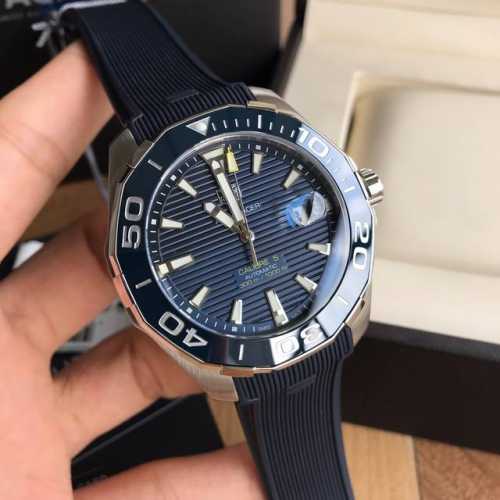 可以订做专柜查验码 批: 原盒:50 新款到！高颜值胶带款，硬货。Original Tagheuer,泰格豪雅竞潜系列机械表，专柜1万+。 ~43Mm表径，蓝宝