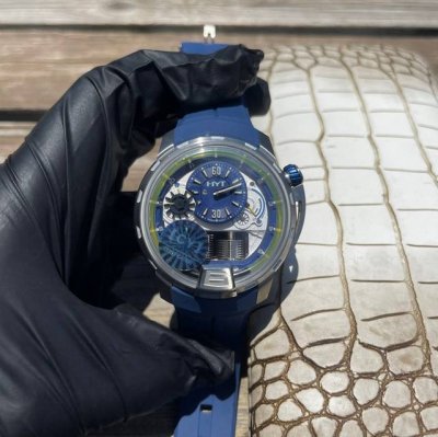 新品Hyt 品牌 H1 系列 机芯：机械全自动 尺寸：46Mm 表壳：904钢 表带：橡胶 由于机芯改造缘故手动上弦方向与原机芯相反 功能分别是：9点位圆盘外围