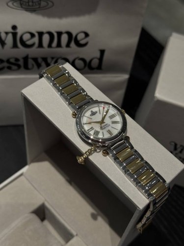 Vivienne Westwood 西太后“又来了一款颜值爆表！真的没话说，比那些轻奢好看太多了，薇薇安的设计风格独树一帜～ Vivienne Westwood