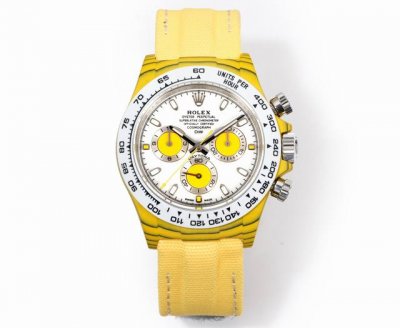 Tw Factory Rolex宇宙计时迪通拿系列之碳纤维定制版，腕表不仅佩戴轻便，外表坚硬。且每一只腕表都拥有独一无二的碳纤花纹材质。 表壳 腕表尺寸40X1