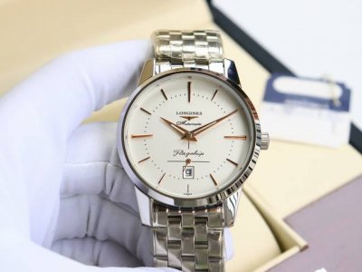 浪琴-Longines 复古系列 再次升级版本 多次反复修缮至完美 极致严格的质量保证。确保采用原版式抛光和拉丝工艺，高硬度水晶镜面，更加透彻明亮，典雅的精髓奥