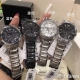 白 黑 阿玛尼Armani 强化矿物质玻璃 表带：316L精钢表扣：双按扣尺寸：43Mm*10Mm 简约上下眼功能表盘 时尚大方的银黑彰显成熟 绅士型男之首选