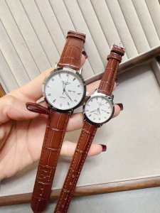 白 金 浪琴-Longines 情侣对表 原装进口石英机芯 316L精钢表壳 直径男39Mm女29Mm 厚8Mm如果今天的阳光停止了它耀眼的光芒。那么你的一个微