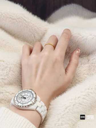 优质陶瓷 Chanel香奈儿 J12 石英女表 陶瓷材质 石仔面 33Mm♀女神必入款黑色更加炫酷 - 点击图像关闭