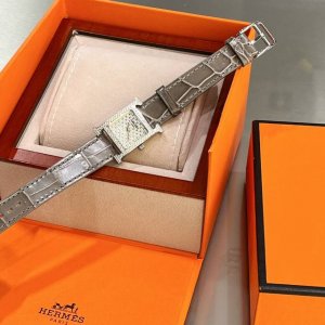 白 金 鳄鱼皮满钻系列爱马仕nantucket系列 紧跟hermes Cape Cod 的步伐 顽皮的迎接美妙未来,香港dfs环球免税店新款上市直径 小号21M