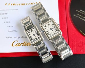 光圈 钻圈 台湾厂卡地亚 Tank Must超神巨作 火爆来袭 尺寸：中33.7*25.5Mm 小29.5*22Mm 1.台湾工厂正品代用级表盘搭配瑞士石英75