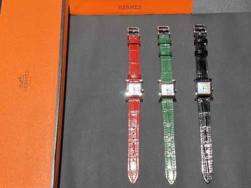 金 钻50 最新上市heure H腕表 H皮带logo标志表壳尺寸 中号 小号 不锈钢表壳 羽毛 镶钻 中号26X26毫米 小号21X21毫米 镶嵌112颗钻石