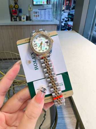 新款推荐钻圈 劳力士 28Mm精致小表螺旋后盖 女款五角星钻面 爆款推荐 设计显出独特高贵优雅女神气质！316精钢搭配蝴蝶扣，不显浮华的风格广受女神喜爱，逐渐深 - 点击图像关闭