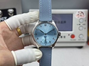 Gr Factory 市场最高版本 万国Iwc葡萄牙自动小三针系列腕表！ 1表径40.4毫米，机芯采用定制机82200自动机械。 2惟妙惟肖的表圈抛光，表耳抛光