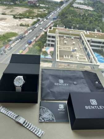 宾利-Bentley The Aurora. 曦光系列Bl-20水鬼品牌独有彩色夜光设计 更显年轻活力。表径42Mm 陶瓷圈口 蓝宝石镜面 瑞士进口夜光粉 搭载 - 点击图像关闭