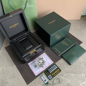 爱彼女款37Mm 真正专柜正品对版的机械表 再也不用担心被看出破绽 欢迎对比 最新皇家橡树离岸系列计时腕表 当下最热门的爱彼女式腕表之一 A.P-爱彼皇家橡树离