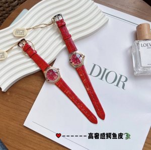 光360 钻 台湾厂曼哈顿星座29Mm 原版开模，瑞士机芯，市面最高版本 全新欧米茄星座砂金石女士腕表如穹宇中的星星，落入大地的怀抱。星星的大地之旅，穿过云海，