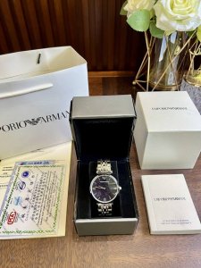 FFFH 图片同款包装包装25 ARMANI阿玛尼满天星到货Armani表壳：316L精钢表镜：强化矿物质玻璃表带：316L精钢表扣：双按扣 尺寸：40mm缠绕