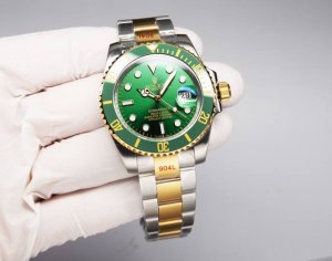 白 金20.出 rolex劳力士 亲民版水鬼 整表均采用316L精钢 搭载全新日本进口8215机芯 质量稳定 配上原装壳套 带小蓝光兰宝石玻璃 直径41Cm 原