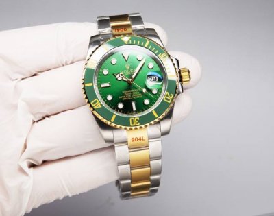 白 金20.出 rolex劳力士 亲民版水鬼 整表均采用316L精钢 搭载全新日本进口8215机芯 质量稳定 配上原装壳套 带小蓝光兰宝石玻璃 直径41Cm 原