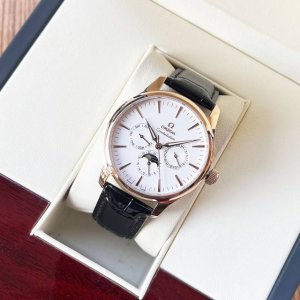 白壳 ，玫瑰金 ，钢带+20。 海马升级多功能款 采用多功能3836机芯 品质有保证 壳身侧边选用精致拉丝工艺 一直被模仿 认准图片机芯 全新升级 优雅热卖欧米