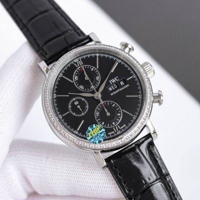 白壳，金壳 Tw倾情演绎 Iwc万国波涛菲诺计时腕表 腕表尺寸42Mmx13.5Mm。完美同步正品，表壳以精钢材质打造，通过细致的抛光打磨之后呈现出细腻光泽，镶