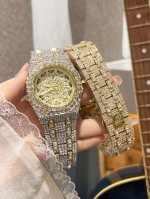 新款 金壳满钻 爱彼 Ap精品男士腕表，技艺精湛，带日历独具匠心，尊贵大气，王者风范。采用进口石英机芯，矿物质超强镜面，尺寸: 40Mm，10M