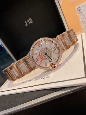 表带钻 Ballon Bleu De Cartier卡地亚蓝气球腕表奢华系列，百搭尺寸36Mm，简约又别具品味，摒弃了现代盛行的繁复华丽的修饰，以简约重新诠释唯 - 点击图像关闭