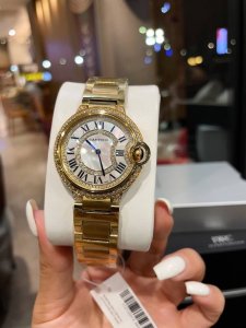 皮带 钢带520 卡地亚 36Mm 瑞机 鱼眼玻璃 磨砂扣 匠心之作卡地亚蓝气球 精致33Mm石英腕表 传统三针设计 星空运转 时间流淌 特殊工艺镶钻 个性 完