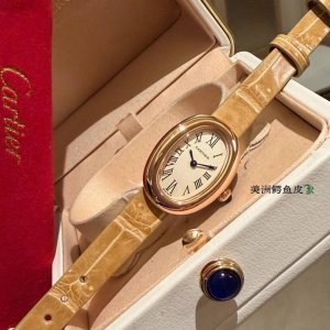 550 单排50 满钻100 DDD 鳄鱼皮版本 Baignoire浴缸系列腕表，典雅欧风浴缸形状，完美演绎卡地亚的经典美学，涌现腕表设计的焕新力量 DDD 卡