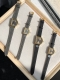 白 金 卡地亚cloche 腕表的历史可以追溯至1920年，是 Cartier 产量最少的系列作品之一。腕表得名于奇特的表壳形状 水平放置时看起来如同一枚 桌面