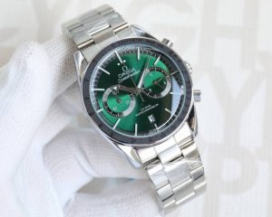 钢带欧米茄海马系列 最新款式 类型：精品男士腕表，机芯：进口真五针跑秒石英机芯 真皮表带，，镜面：矿物质强化玻璃浮雕精华 浩瀚大气 匠心独运 腕间瑰宝尺寸：直径