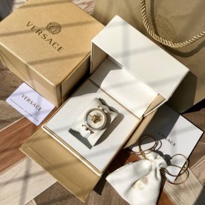 范思哲Vco系列 神秘时间石英女表 39Mm表径 异形蓝宝石玻璃 造价不菲 中央有3D美杜莎头像 精美绝伦 表圈珐琅顶环刻有希腊回纹 配原盒 保真一手价