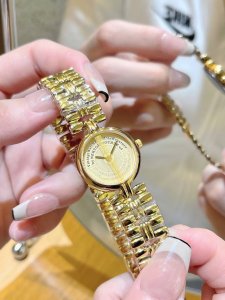 鲁道夫系列由顶级设计师设计的联名限量款 全网搜寻的浪琴小金表它来了！哇哦 不愧是人人都爱的鲁道夫中古表颜值代表，简直就是绝绝子特色明暗字母撘配白色金色表盘搭配咖