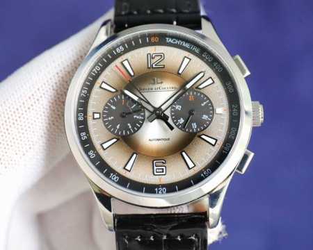 新款来袭 : 新品 Jaeger-Lecoultre 积家北宸系列腕表，儒雅而至~！ 精彩细节 表壳打磨：为了追求正品温润如玉的效果，制表师精磨细造，慢工出细活 - 点击图像关闭