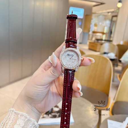 新款肖邦为你带来快乐5钻 推出萧邦chopard Happy Sport满钻腕表！①卓越时计源于精湛工艺，双层蓝宝水晶玻璃之间，5壳施华洛世奇快乐彩钻活灵活现， - 点击图像关闭